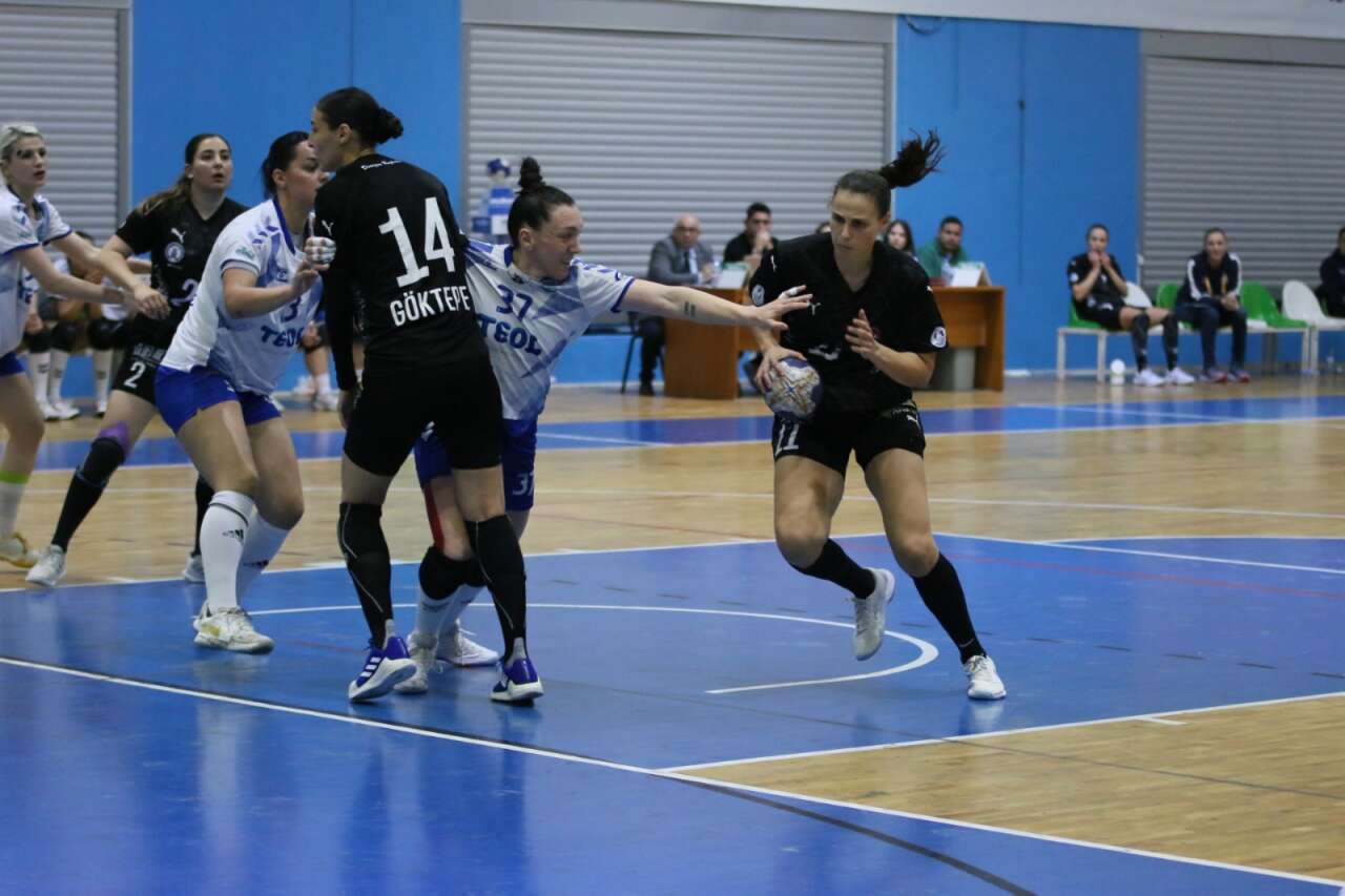 Armada Praxis Yalıkavak, Evinde Hata Yapmadı: Ortahisar Engelini 28-26 ile Aştı 9